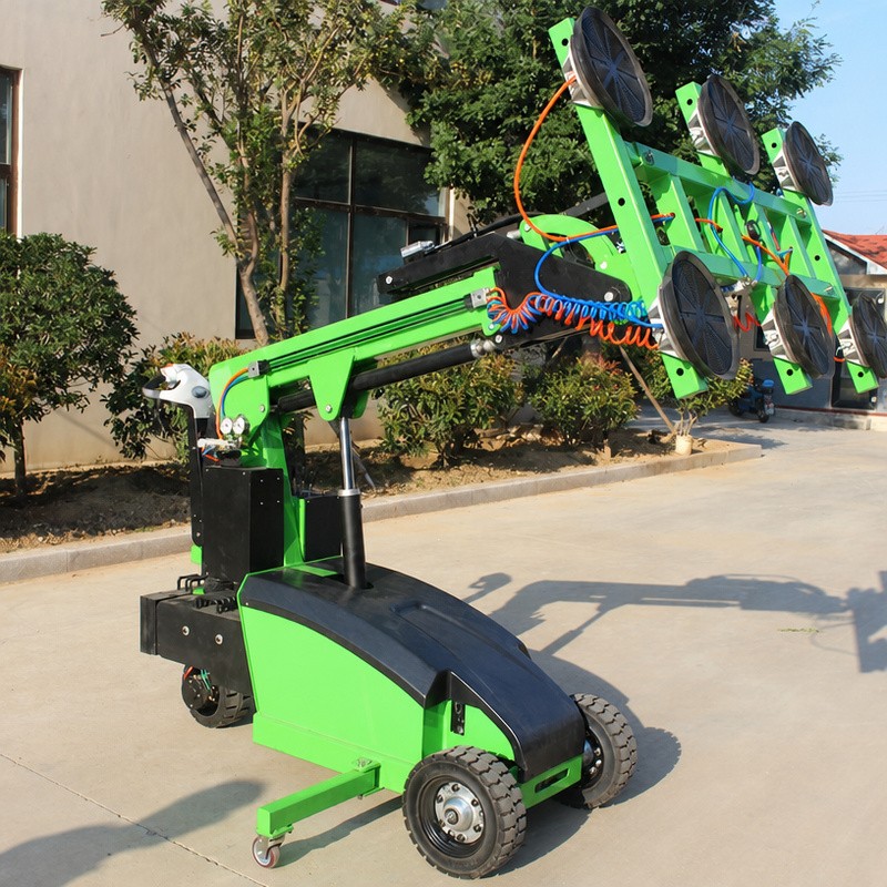 Electric vacuum glass lifter working outdoors